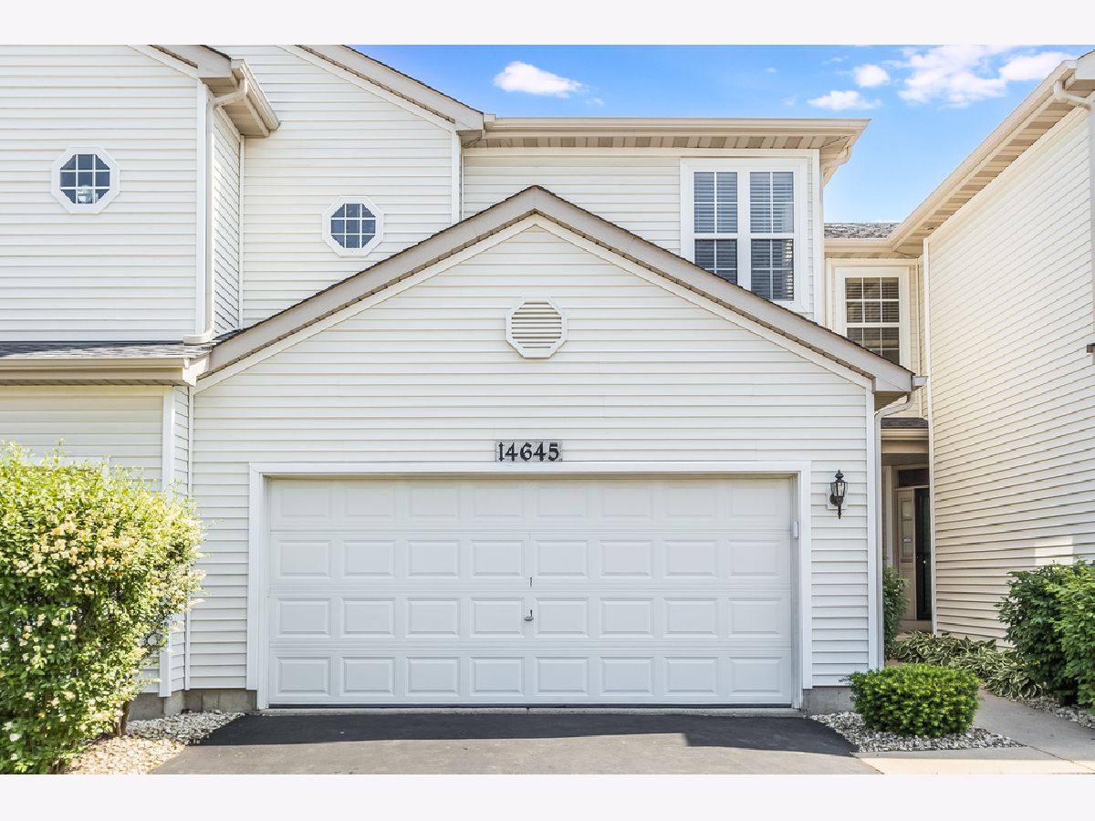 Townhomes & Condos & Homes Sold Victoria Crossings Lockport Illinois, 14645 Aston
