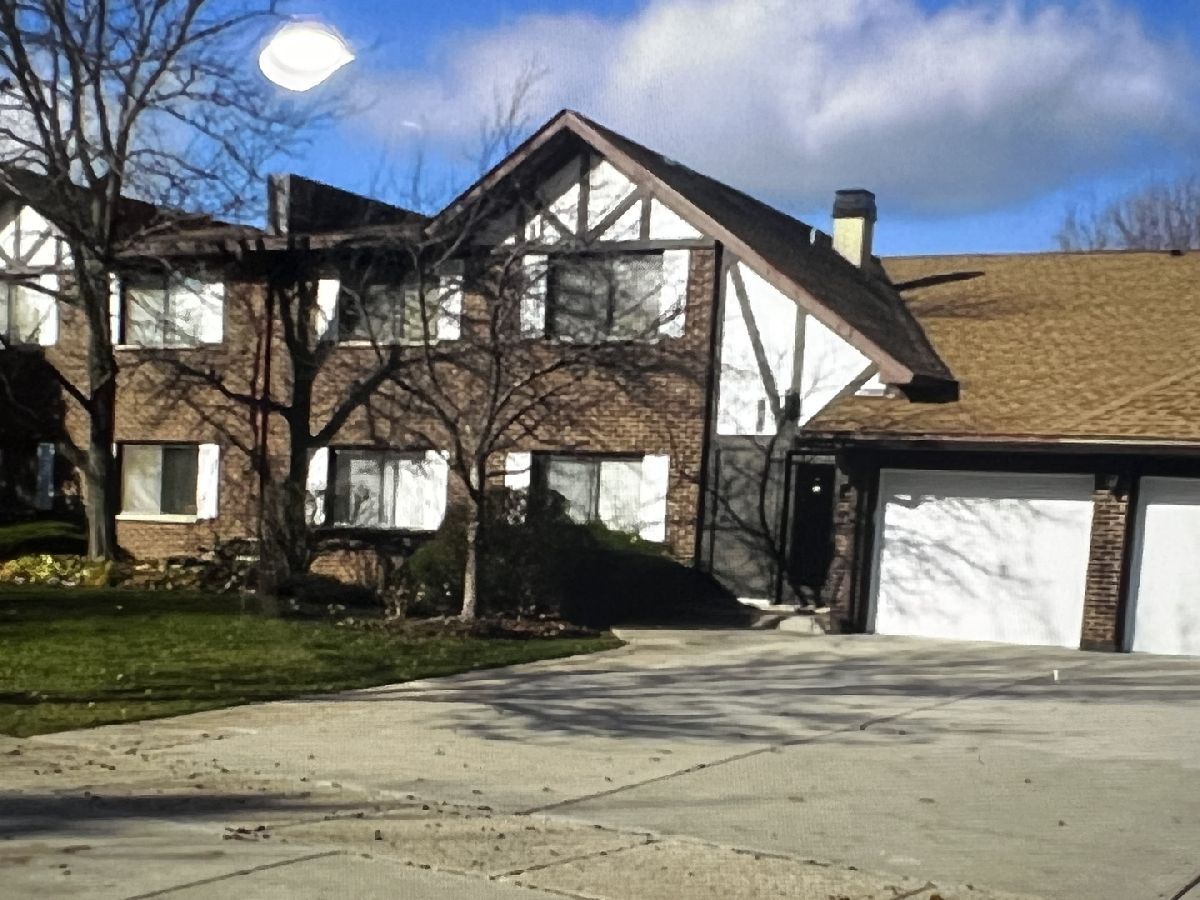 Condos & Townhomes Sold Hamilton Manor Itasca Illinois, 305 Walters