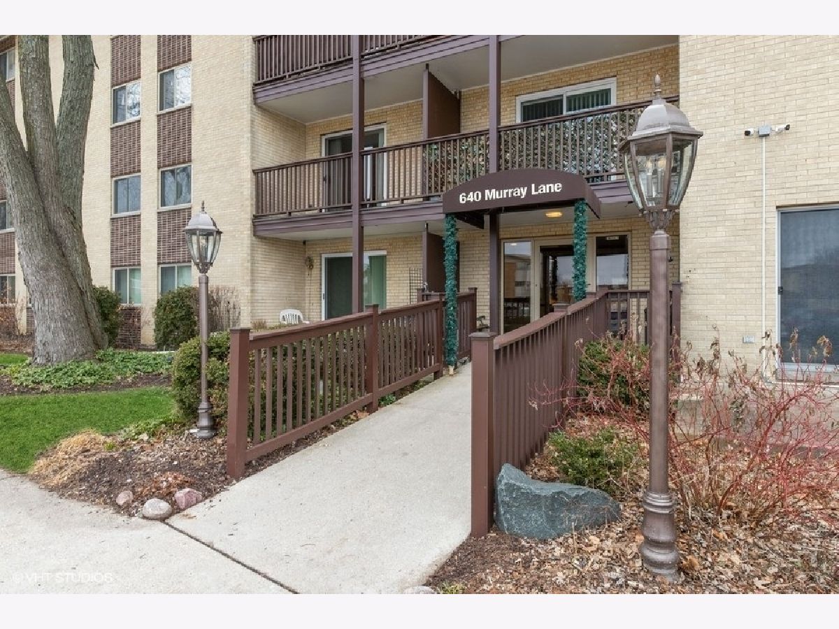 Condominiums Sold Country Acres Des Plaines Illinois, 640 Murray