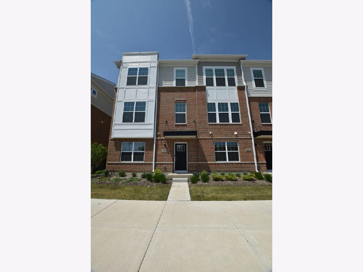 Condos & Townhomes Rented Naperville Crossings Naperville Illinois, 2939 Showplace