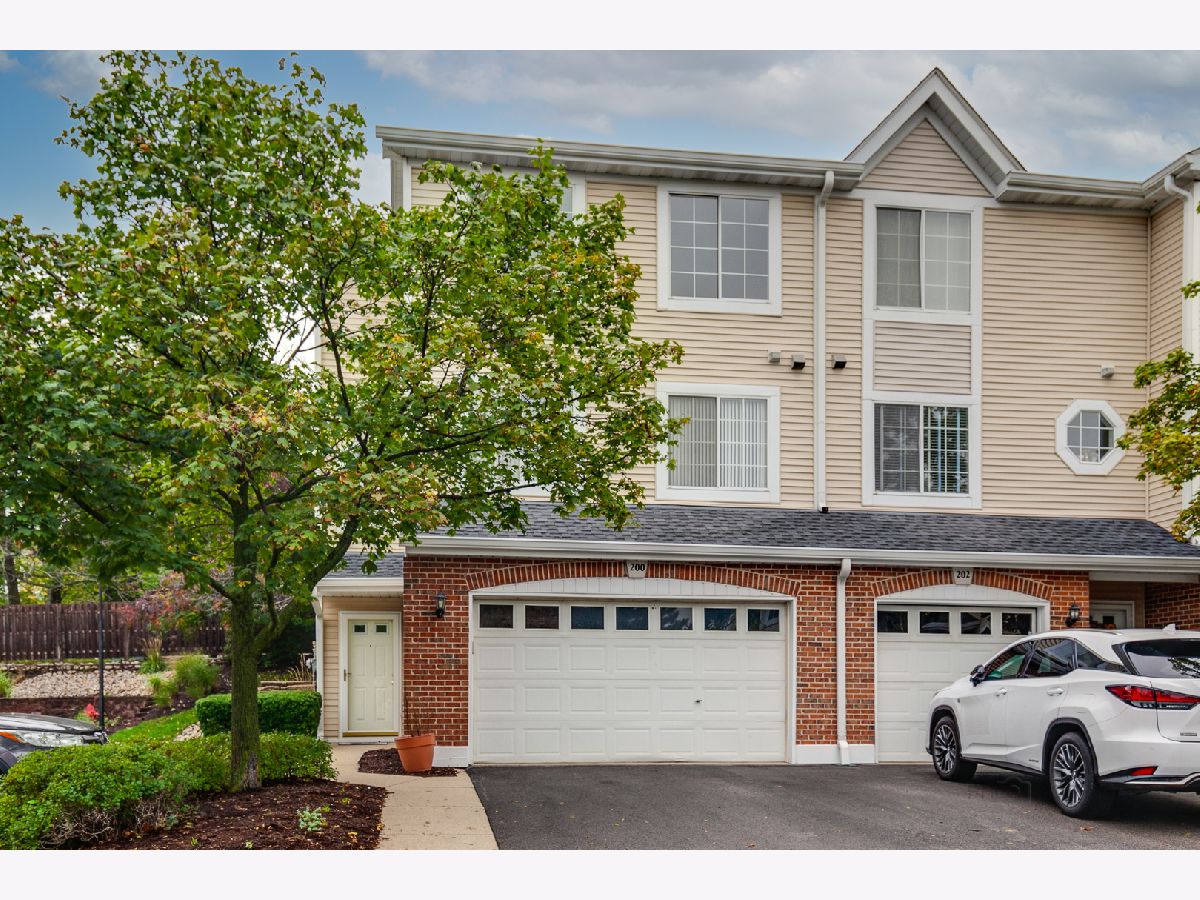 Townhomes Rented Maple Grove Palatine Illinois, 200 Parallel