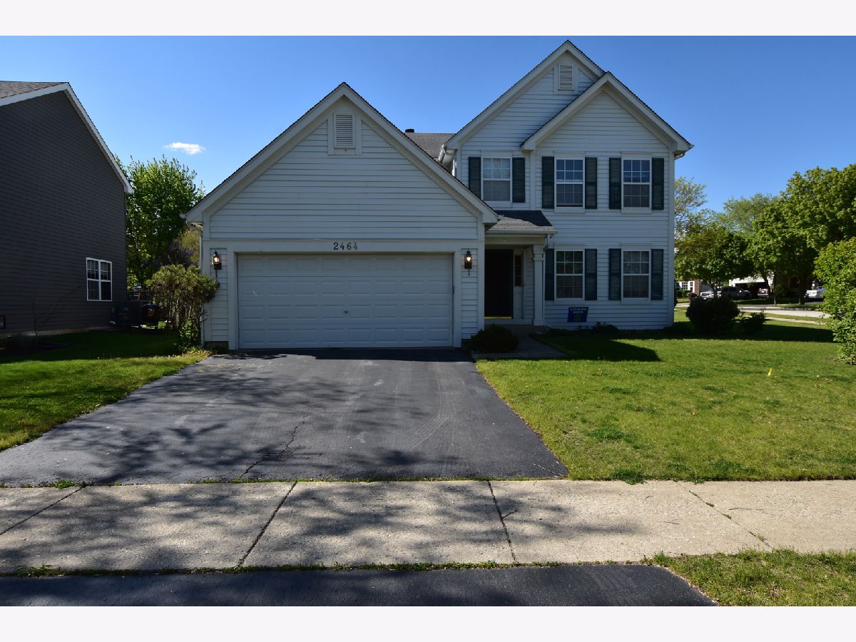 Townhomes & Condos & Homes Rented Cambridge Countryside Aurora Illinois, 2464 Blue Spruce