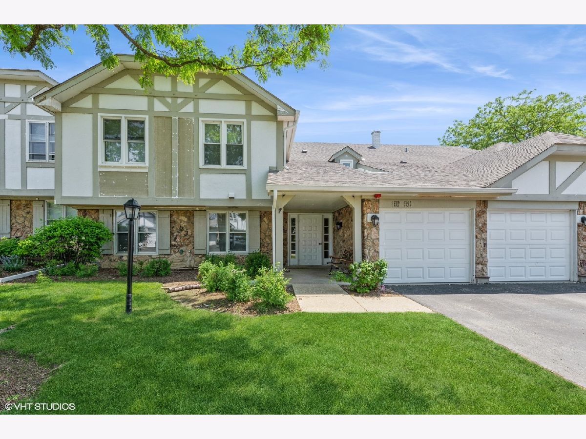 Condos & Townhomes Sold Lake Park Manor Vernon Hills Illinois, 1237 Regency
