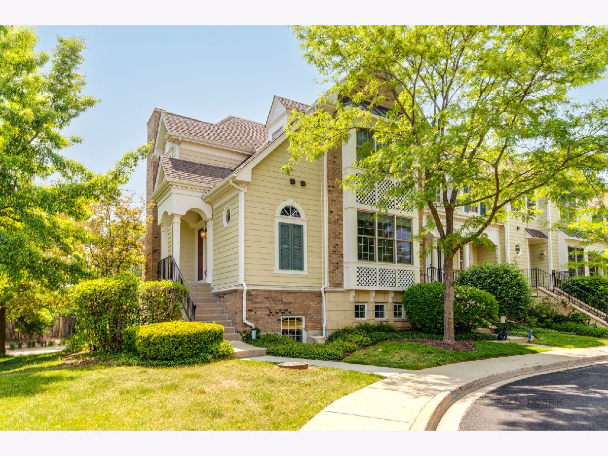 Townhomes & Homes Sold Liberty Grove Libertyville Illinois, 1901 Lynn