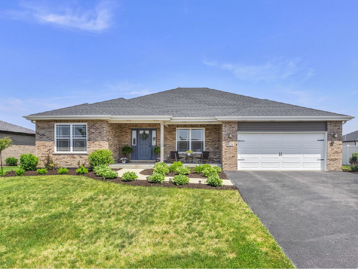 Homes & Condos & Townhomes Sold Sky Harbor New Lenox Illinois, 2231 Runway