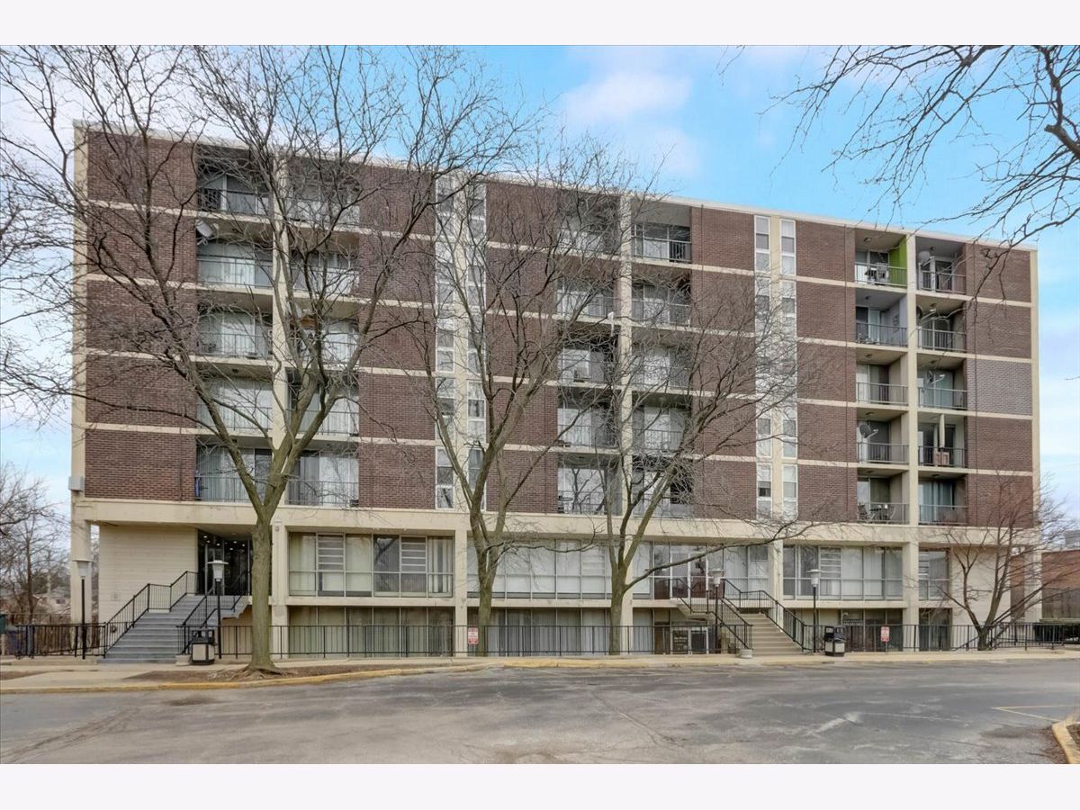 Condominiums Rented York Towers Bensenville Illinois, 1043 York