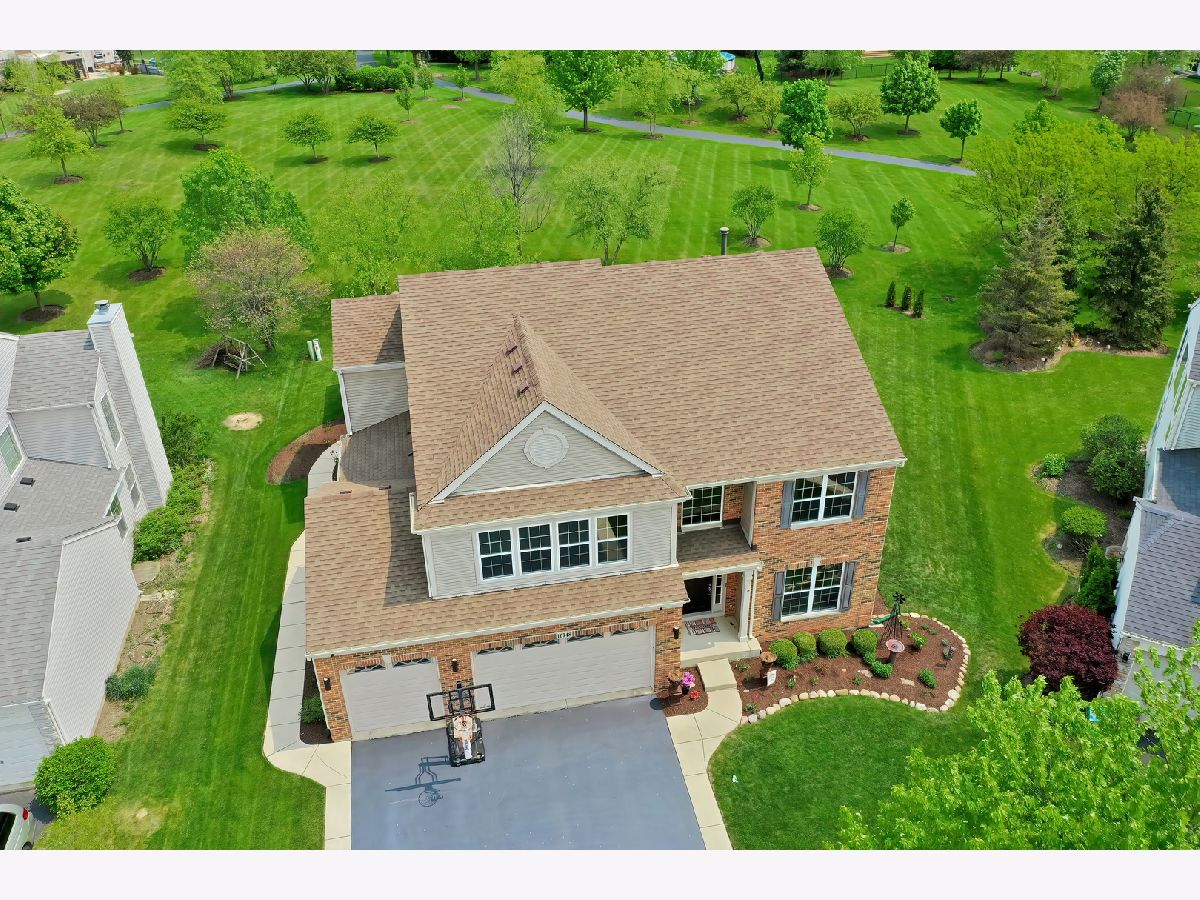 Homes Sold Georgian Place Huntley Illinois, 10748 Nantucket