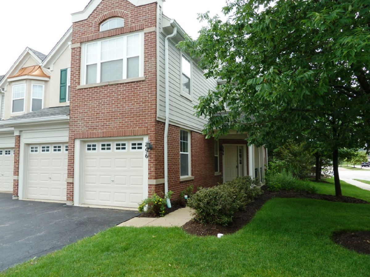 Townhomes & Condos Rented Pinehurst Vernon Hills Illinois, 496 Pine Lake