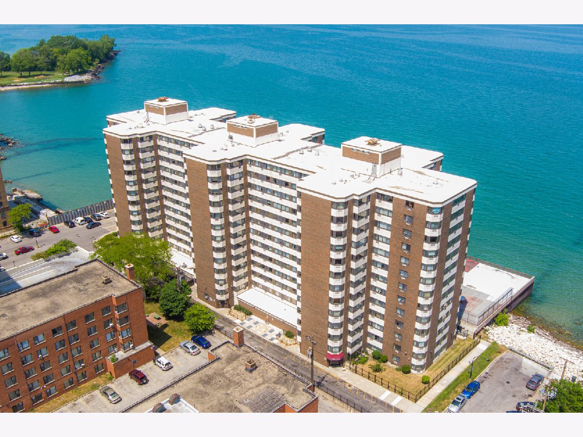 Condominiums Sold Lake Terrace Condominiums Chicago Illinois, 7337 South Shore