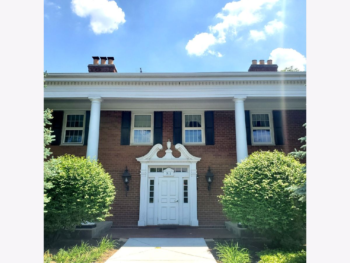 Condominiums Sold Coventry Club Crystal Lake Illinois, 511 Coventry