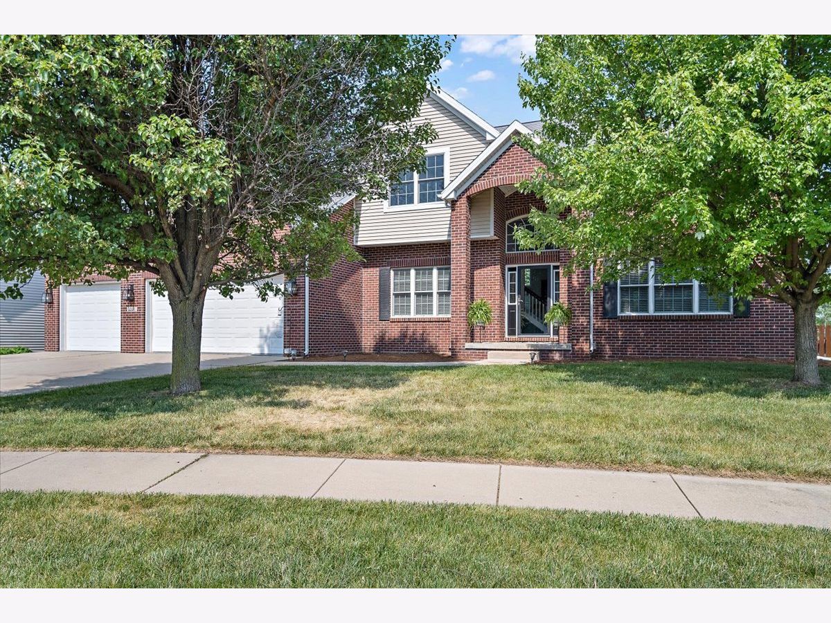 Homes Sold Wintergreen Normal Illinois, 1702 Pfitzer