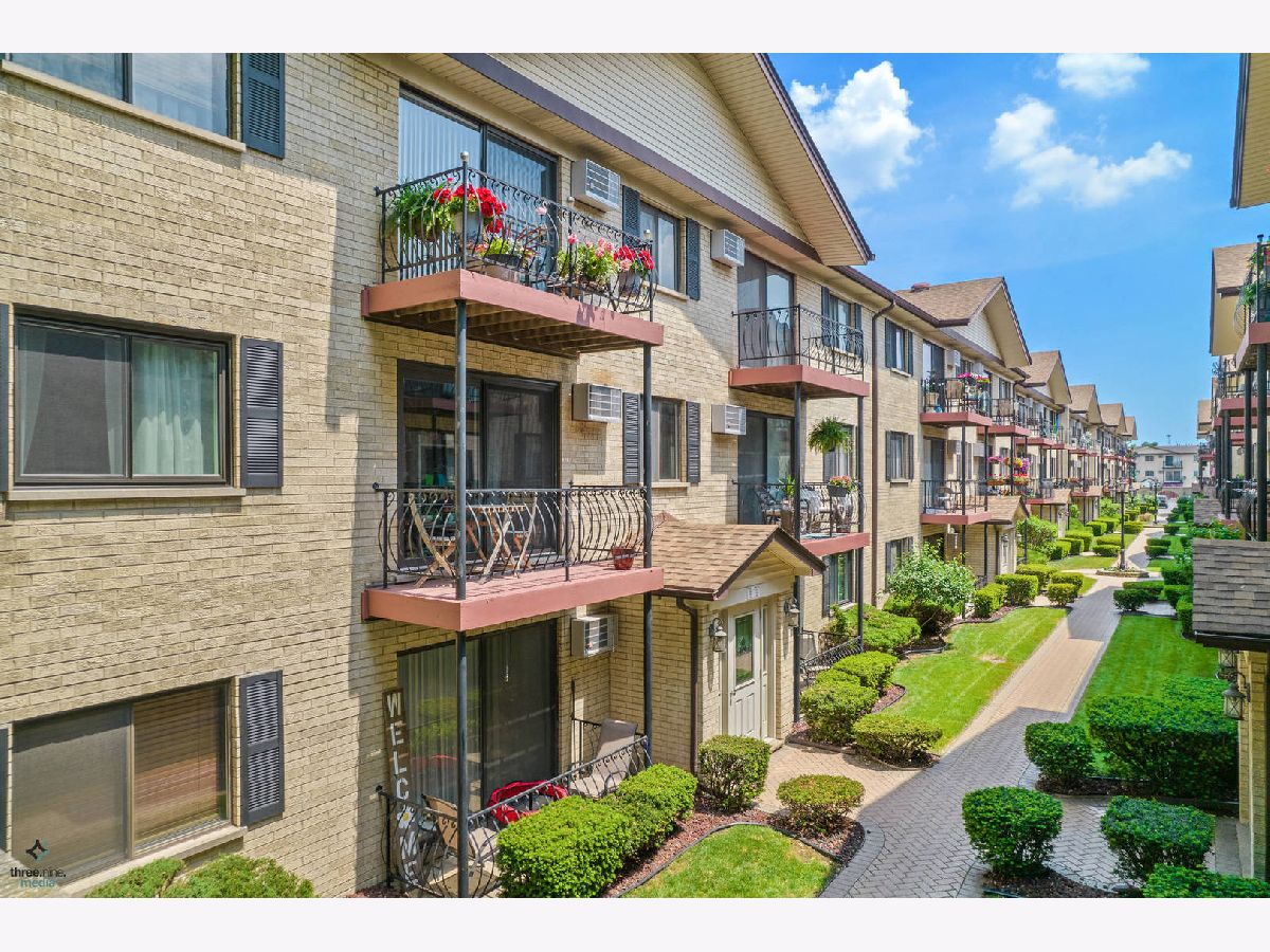 Condominiums Sold Forest Villa Chicago Illinois, 5159 East River