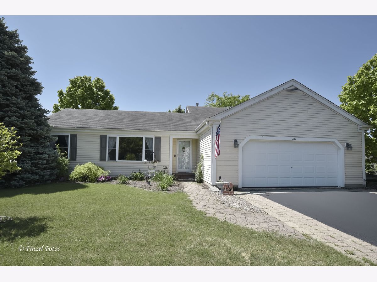 Homes & Condos & Townhomes Sold Deerpass Greens Marengo Illinois, 811 Woodbine