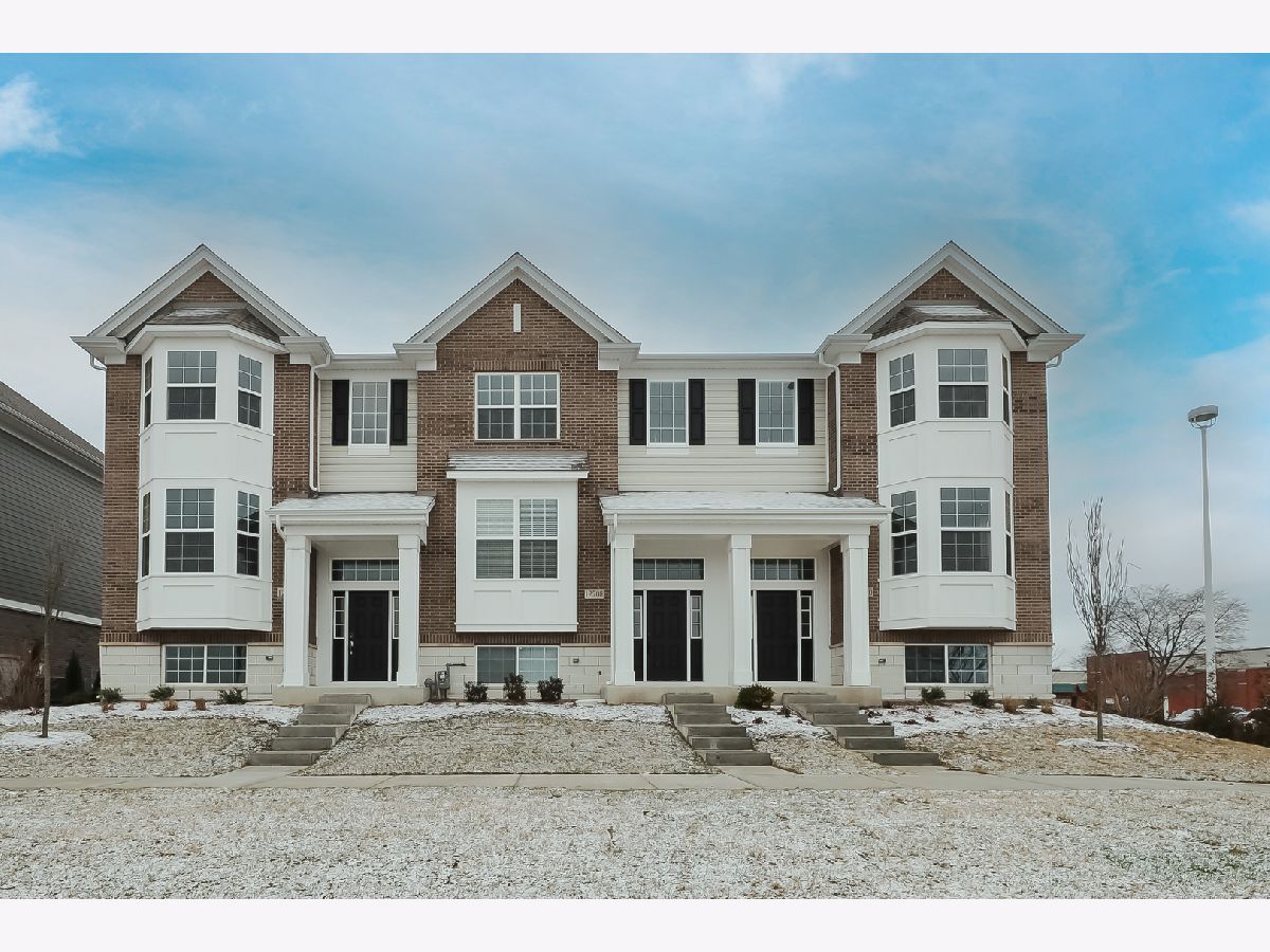 Condos & Townhomes Sold The Square At Goodings Grove Homer Glen Illinois, 12704 Belmont #21.03