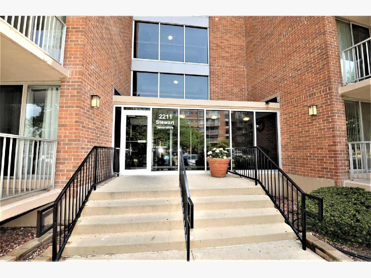 Condominiums Rented Yorktown Green Lombard Illinois, 2211 Stewart