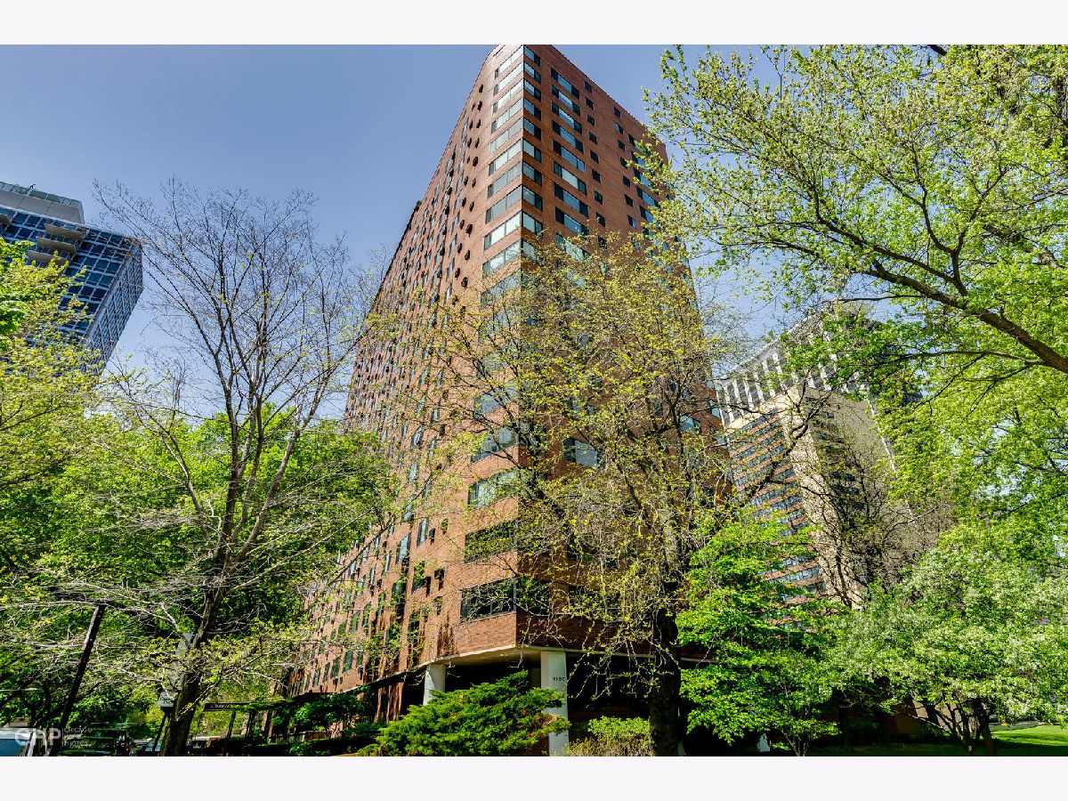 Condominiums Sold Darien Condominium Chicago Illinois, 3100 Lake Shore