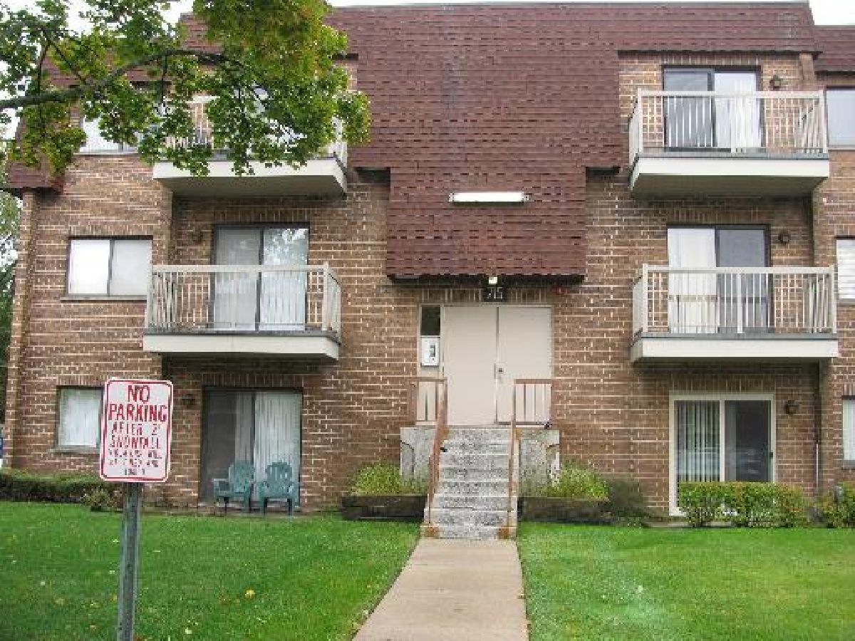 Condominiums Rented Central Village Mount Prospect Illinois, 715 Central