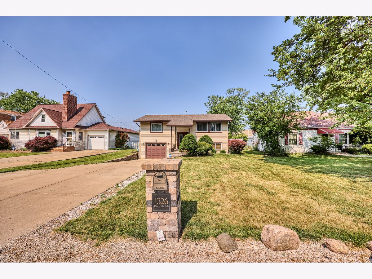 Homes Sold Westdale Gardens Elmhurst Illinois, 1326 Degener