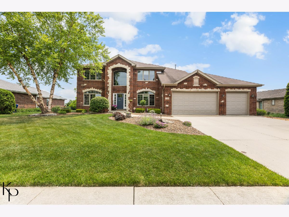Homes Sold Taylor Glen New Lenox Illinois, 2758 Taylor Glen
