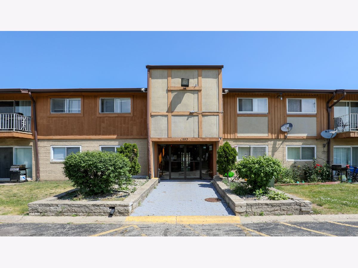 Condominiums Sold Old Willow Falls Prospect Heights Illinois, 850 Old Willow