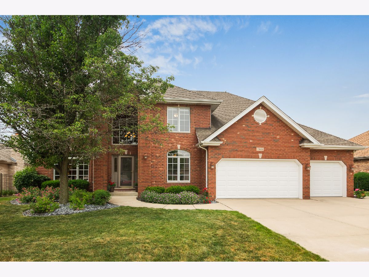 Homes & Townhomes Sold Mission Hills Orland Park Illinois, 17616 Coronado