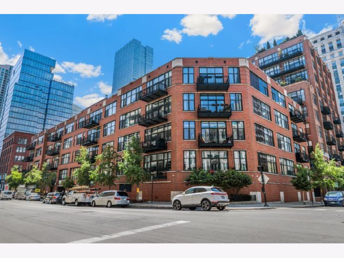 Condominiums Sold Union Square Lofts Chicago Illinois, 333 Hubbard