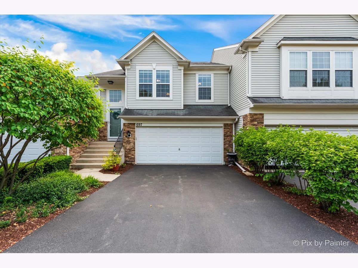 Townhomes Sold Lakeside Pointe Crystal Lake Illinois, 697 Pointe