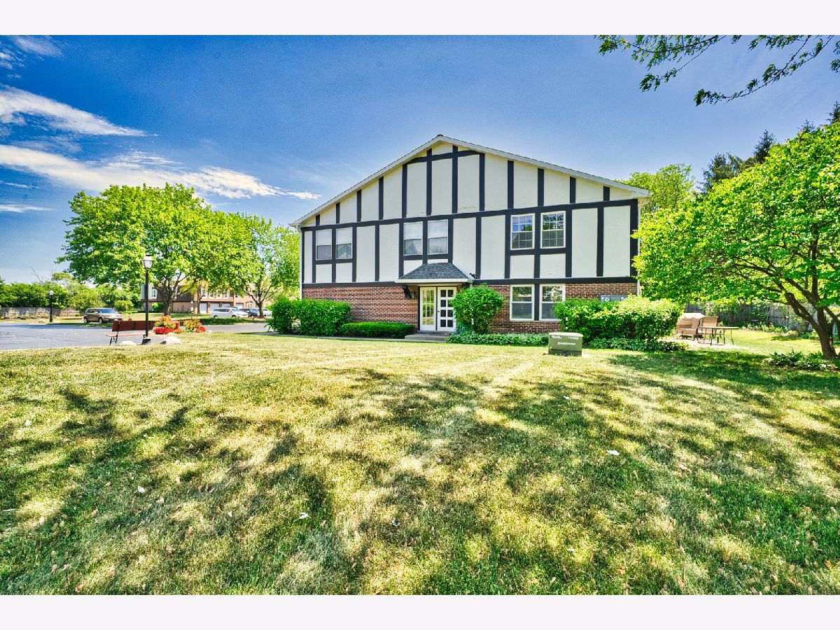 Condos & Townhomes Sold Cambridge Square Libertyville Illinois, 146 Golf