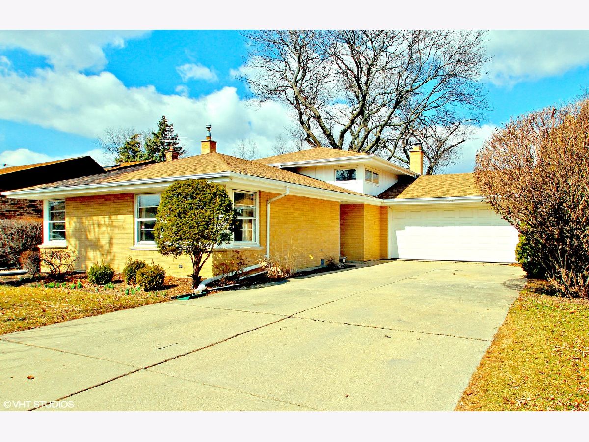 Homes Rented Greenwood Estates Niles Illinois, 8732 North