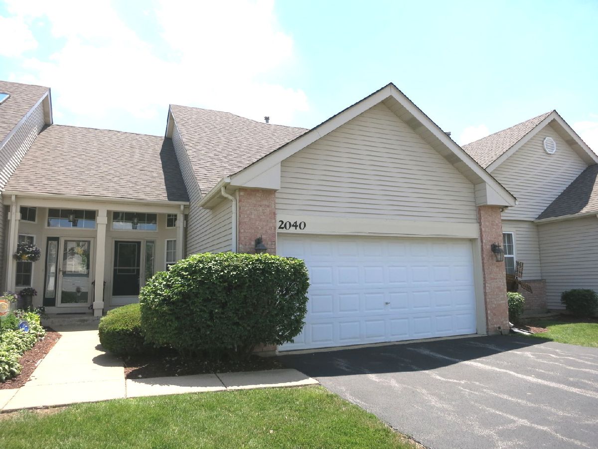 Townhomes & Condos Rented Heartlands Naperville Illinois, 2040 Tamahawk