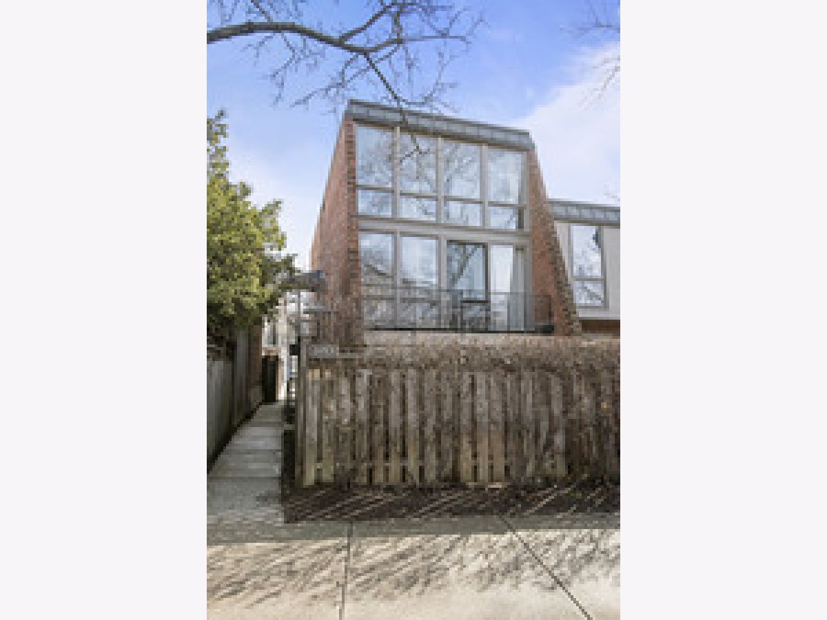 Condos & Townhomes Sold Oz Park Gardens Chicago Illinois, 2053 Larrabee