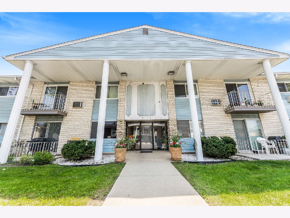 Condominiums Sold Coventry Place Des Plaines Illinois, 9460 Dee