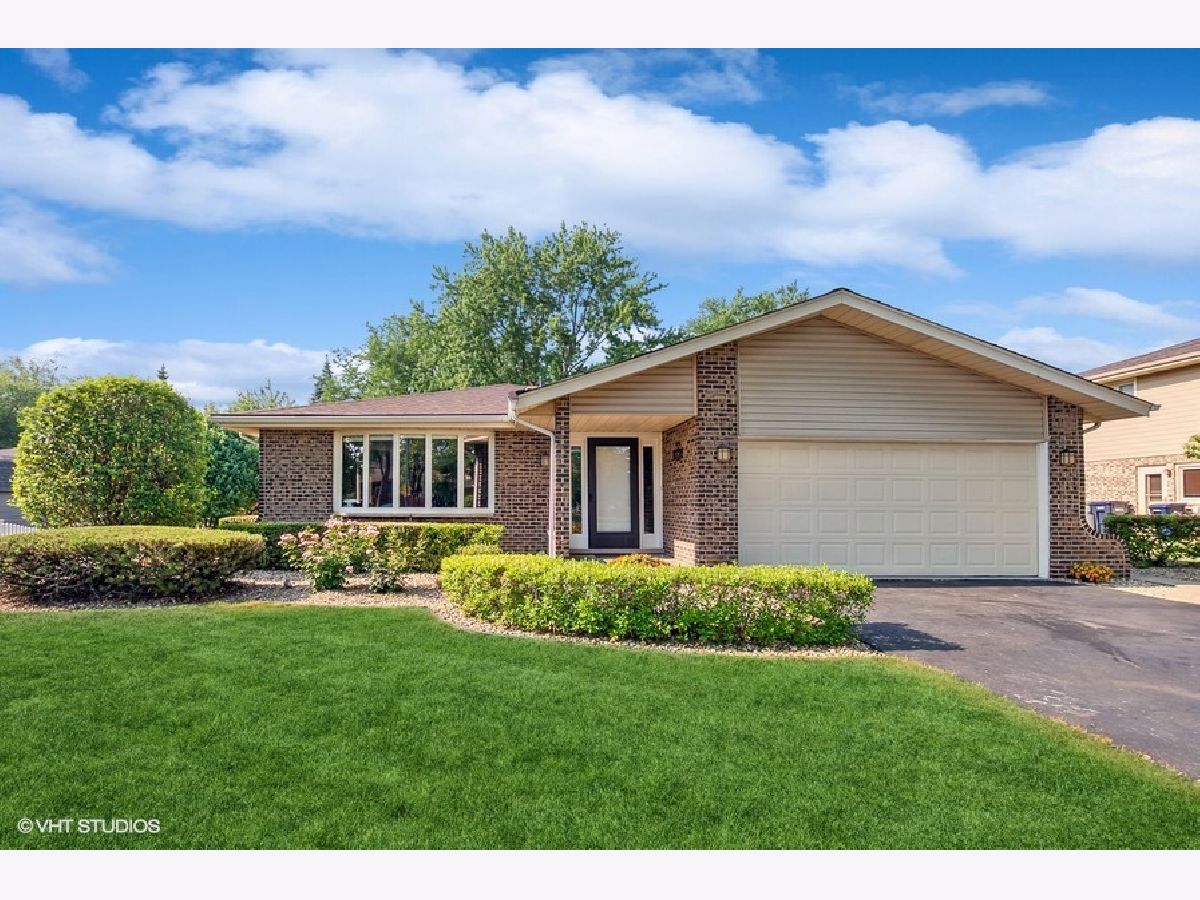 Homes Sold Villa D'este Orland Park Illinois, 8432 Spruce
