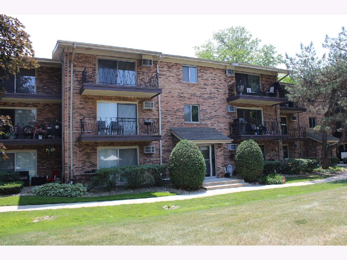 Condominiums Sold Waterbury Crestwood Illinois, 5342 Waterbury