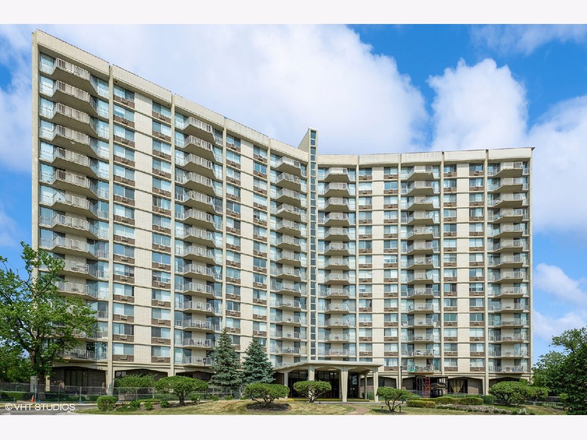 Oak Brook Towers Oak Brook IL, Condos & Townhomes For Sale & For Rent