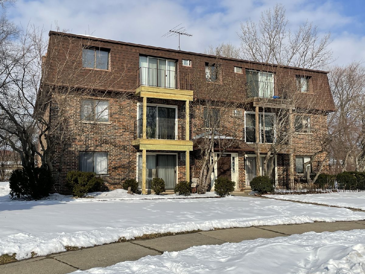 Condos & Townhomes Rented Whispering Hills Naperville Illinois, 1203 Whispering Hills