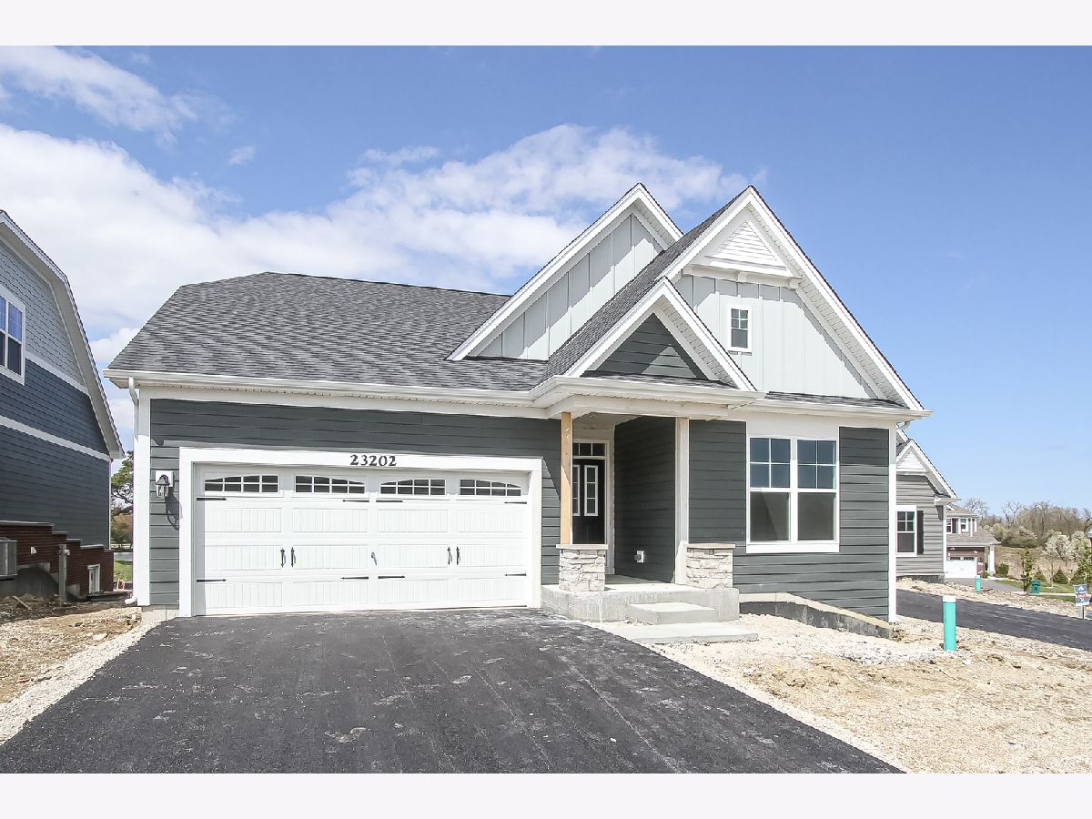 Homes & Condos & Townhomes Sold Westbury Kildeer Illinois, 23202 Pinehurst