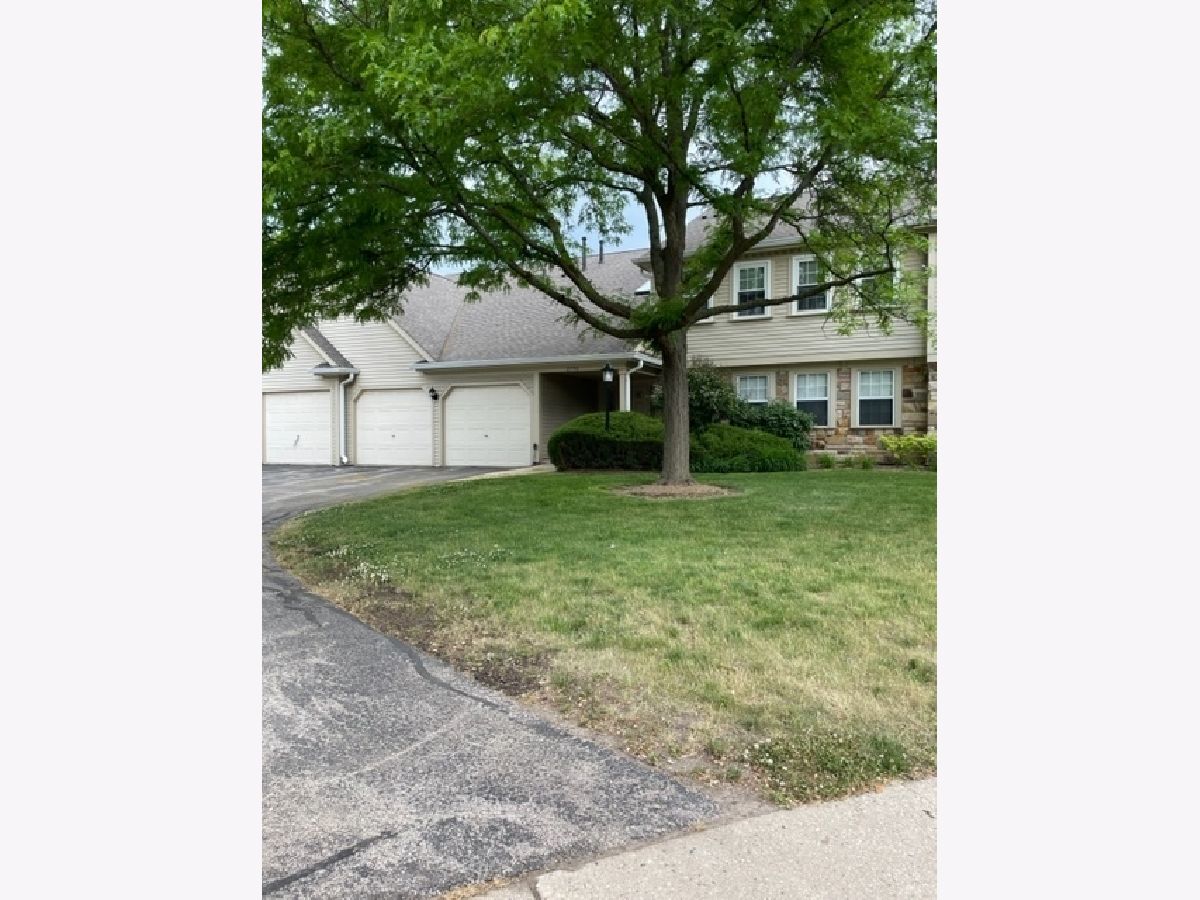 Condos & Townhomes Rented Town Place Schaumburg Illinois, 2790 Green Bridge