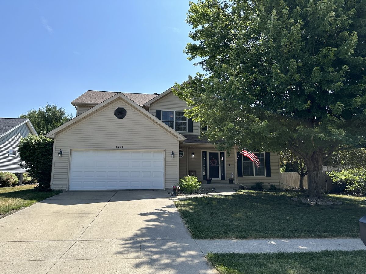 Homes & Condos & Townhomes Sold Collie Ridge Normal Illinois, 1504 Estate