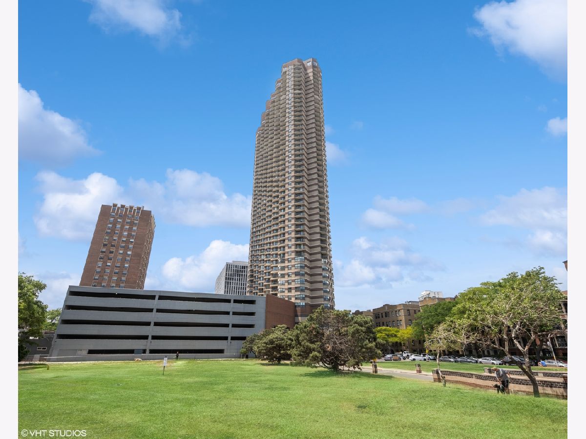 Condominiums Sold The New York Chicago Illinois, 3660 Lake Shore