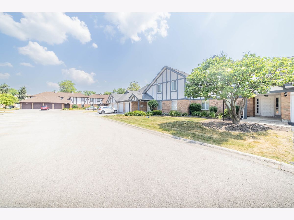 Condos & Townhomes Sold Somerset Orland Park Illinois, 9126 Clairmont