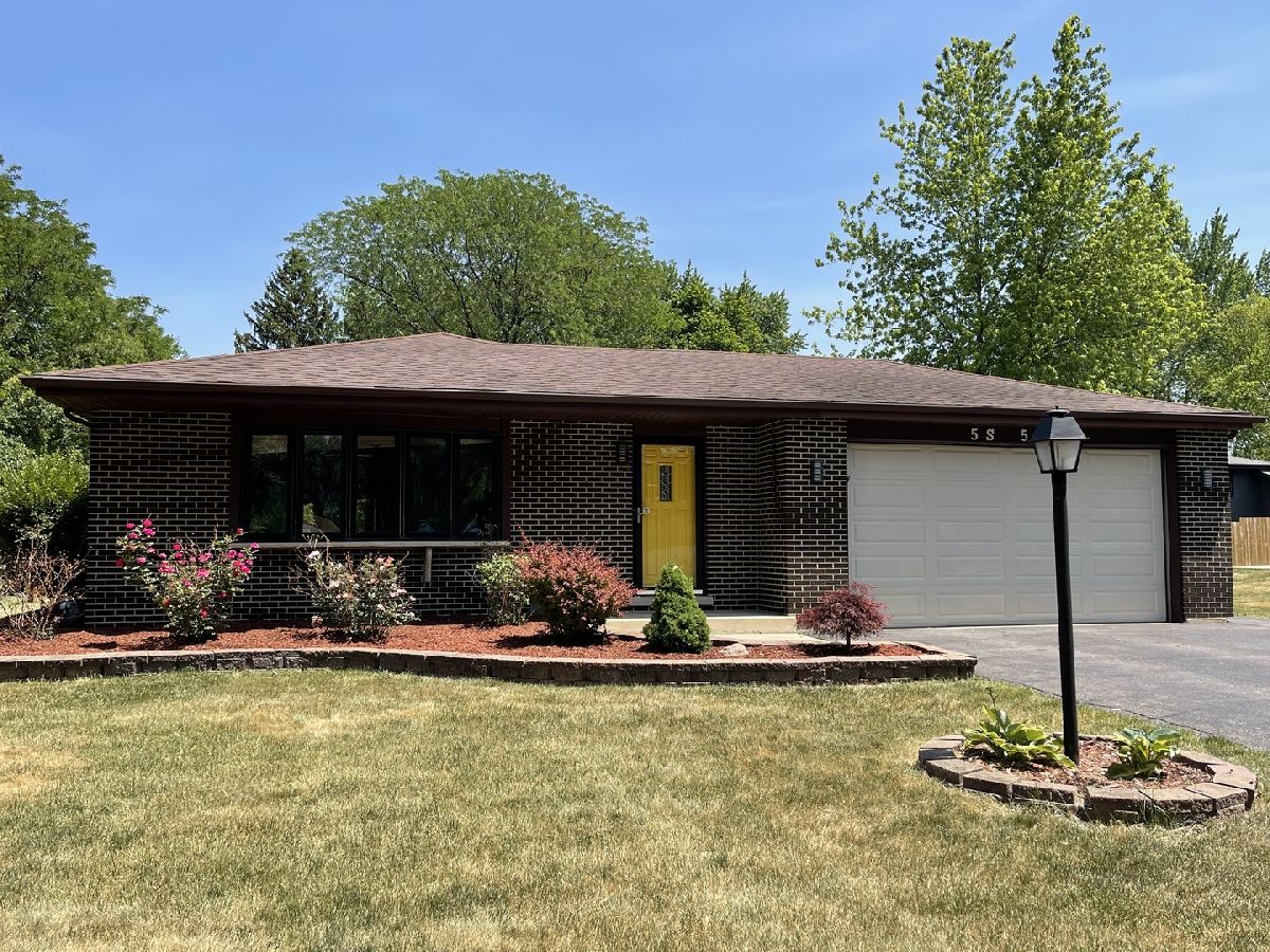Homes & Condos & Townhomes Rented Longwood Naperville Illinois, 5S509 Campbell
