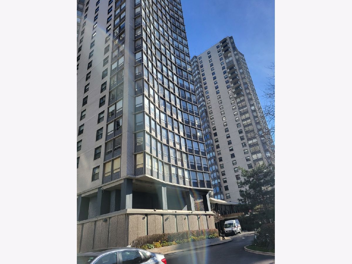 Condominiums Rented Hollywood Towers Chicago Illinois, 5701 Sheridan