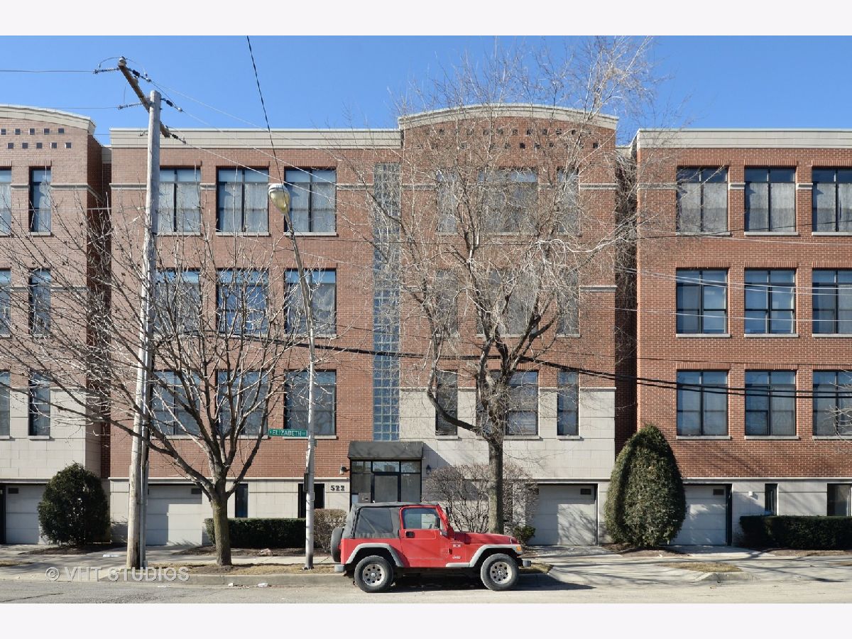 Condominiums Rented Elizabeth Street Lofts Chicago Illinois, 522 Elizabeth
