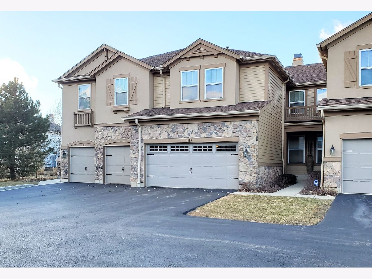 Townhomes Rented Bayhill Vernon Hills Illinois, 1812 Crenshaw