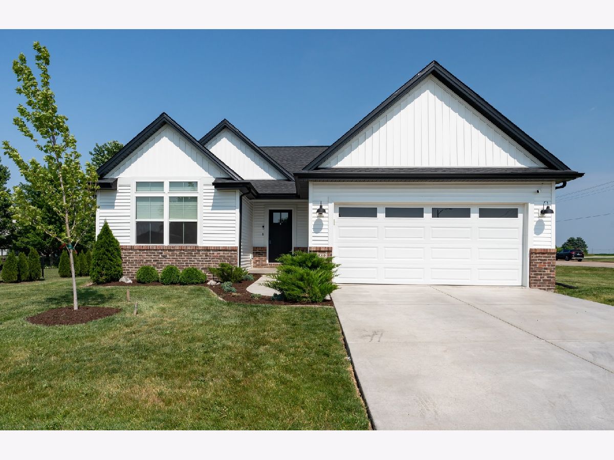 Homes & Condos & Townhomes Sold Gaelic Place West Bloomington Illinois, 1512 Shaunessey