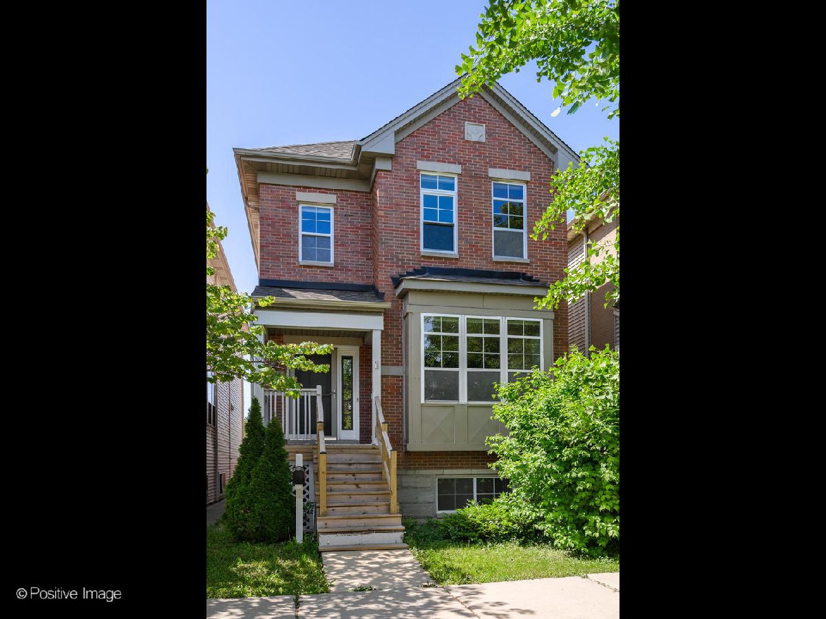 Condominiums & Homes Sold Tri-taylor Chicago Illinois, 2541 Grenshaw