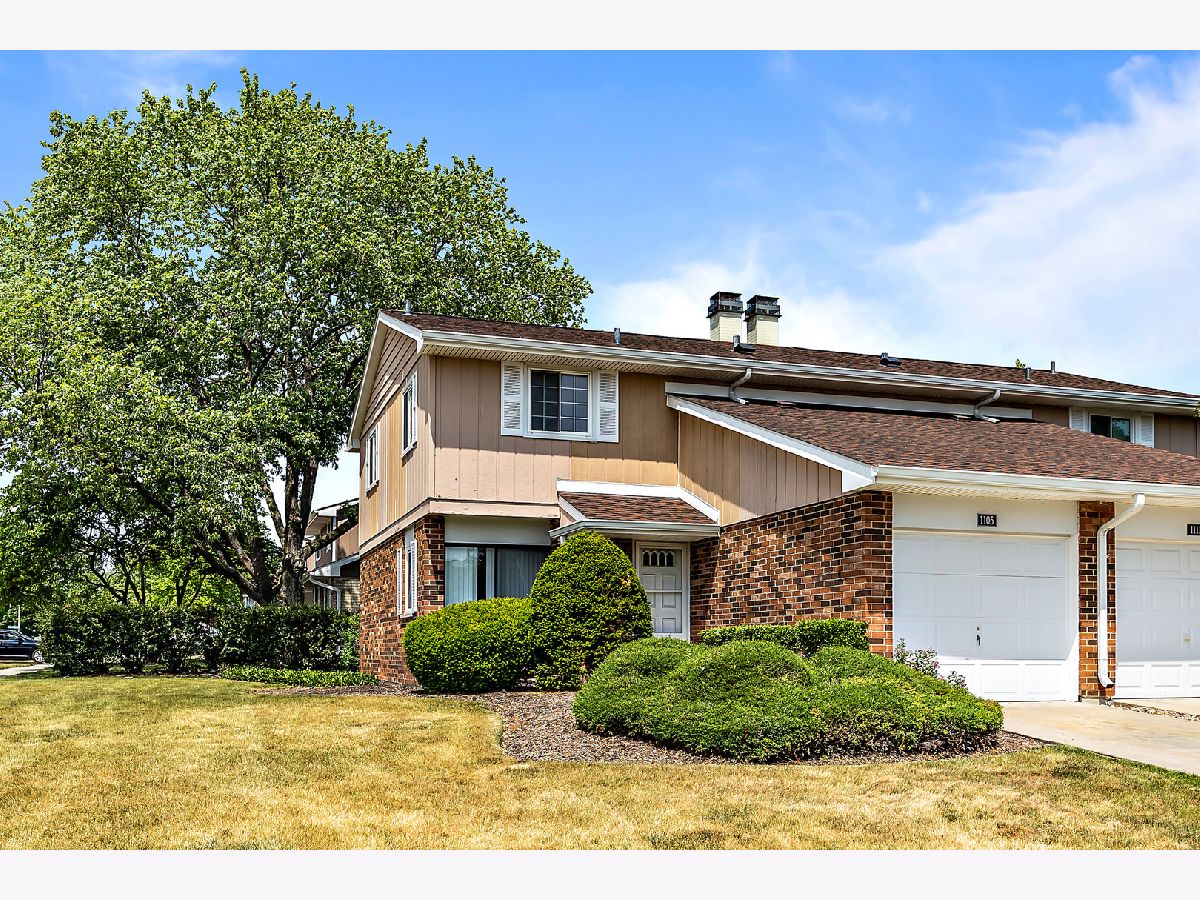 Townhomes & Condos & Homes Sold Briarcliffe West Wheaton Illinois, 1105 Rhodes