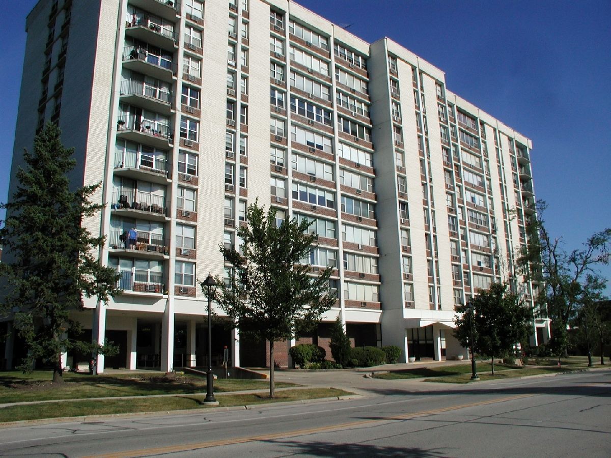 Condominiums Sold Lombard Tower Lombard Illinois, 33 Main