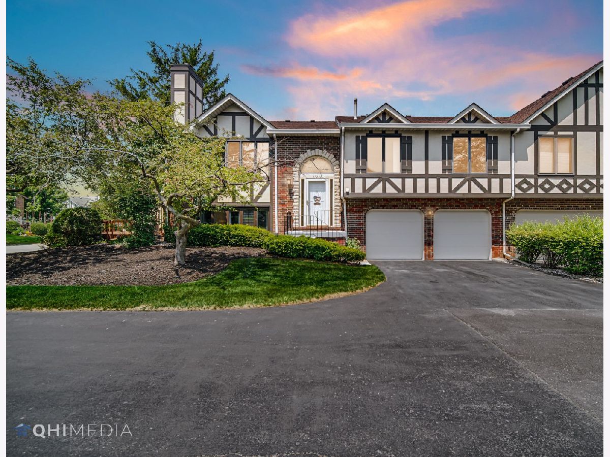 Townhomes & Condos Sold Cambridge Tinley Park Illinois, 17595 Drummond